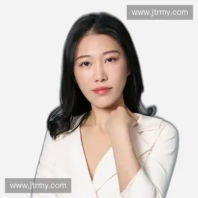 董凡